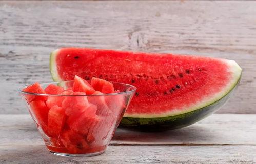 吃瓜龙会,网络热梗背后的文化现象