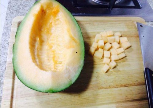 晚上吃哈密瓜怎么样,甜蜜入梦的养生选择